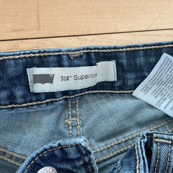 Levi’s 518 Superlow Low Rise Y2K Bootcut Jeans Women’s W26 L32 Blue Denim Sz 3 - Picture 2 of 7